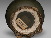 A chinese tea-dust glazed bottle vase, marked guangxu and of the period, fixed on a bronze base, total h 36 cm - afbeelding 6 van  6