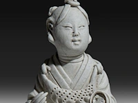 A chinese unglazed figure of a scholar, qingbai type, presumably song dynasty, h 17,2 cm - afbeelding 2 van  10