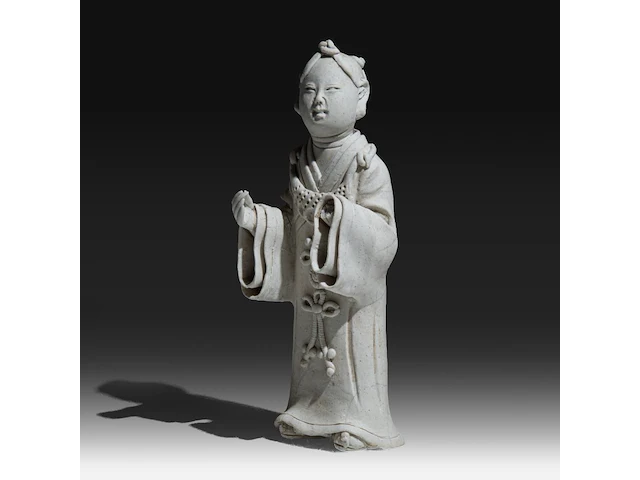 A chinese unglazed figure of a scholar, qingbai type, presumably song dynasty, h 17,2 cm - afbeelding 3 van  10