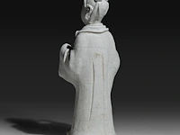 A chinese unglazed figure of a scholar, qingbai type, presumably song dynasty, h 17,2 cm - afbeelding 5 van  10