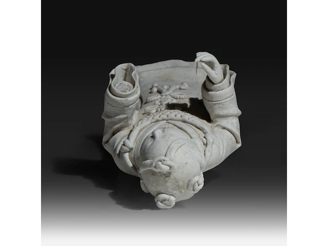 A chinese unglazed figure of a scholar, qingbai type, presumably song dynasty, h 17,2 cm - afbeelding 9 van  10