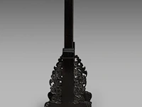 A chinese white jade 'dragon' plaque and hardwood table screen, republic period, total 26,3 x 14 cm - afbeelding 4 van  7