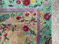 A chinese woollen rug, decorated with flower branches and various birds 358 x 268 cm. (140.93 x 105.51 in.) - afbeelding 3 van  11