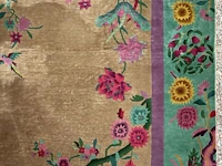 A chinese woollen rug, decorated with flower branches and various birds 358 x 268 cm. (140.93 x 105.51 in.) - afbeelding 8 van  11