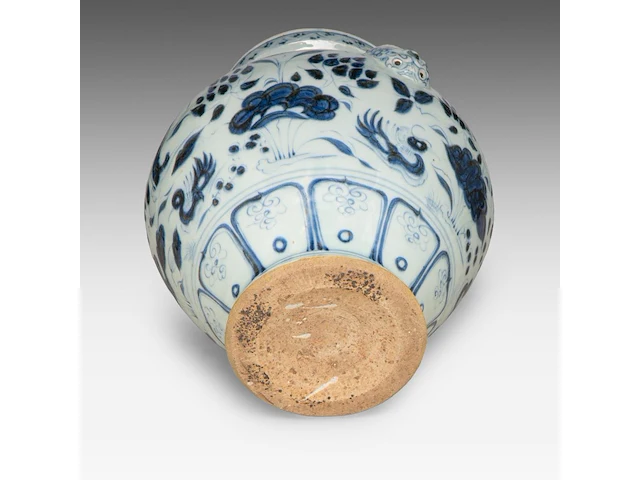 A chinese yuan blue and white 'lotus pond' jar, paired with lion handles, h 26,5 cm - afbeelding 6 van  6