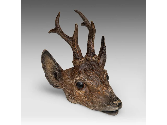 A cold-painted vienna bronze deer head 11.5 cm. (4.53 in.) - afbeelding 1 van  8