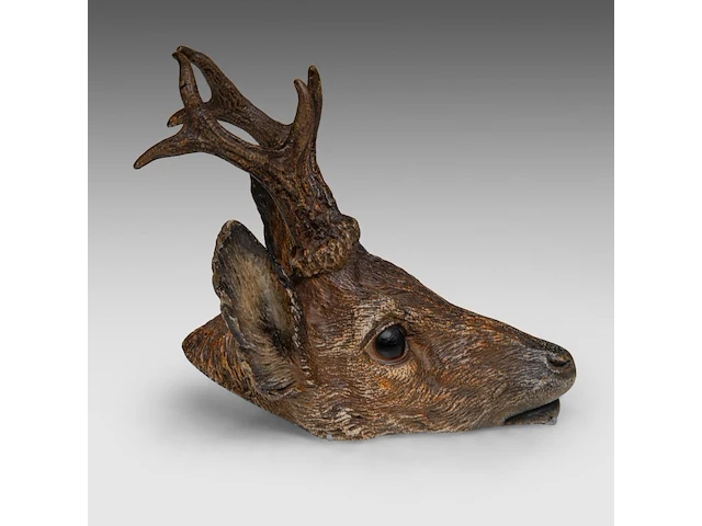 A cold-painted vienna bronze deer head 11.5 cm. (4.53 in.) - afbeelding 6 van  8