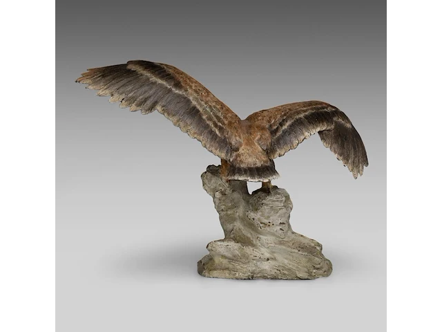 A cold-painted vienna bronze eagle on a rock 30.5 x 42 cm. (12.00 x 16.53 in.) - afbeelding 4 van  7