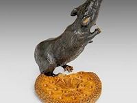 A cold-painted vienna bronze mouse with biscuit by franz xavier bergmann (1861-1936) 12 x 16 x 10 cm. (4.71 x 6.29 x 3.94 in.) - afbeelding 7 van  8
