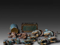 A collection of 12 japanese cloisonné enameled censers in the shape of animals, added a ditto vase and tea caddy, 19th/20thc, tallest h 26,5 cm - afbeelding 3 van  5