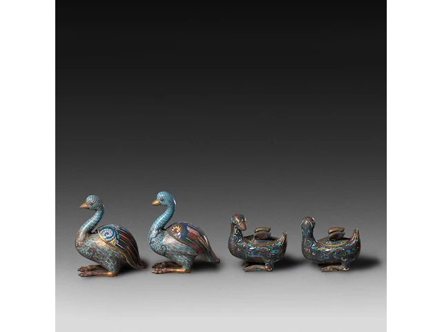 A collection of 12 japanese cloisonné enameled censers in the shape of animals, added a ditto vase and tea caddy, 19th/20thc, tallest h 26,5 cm - afbeelding 4 van  5