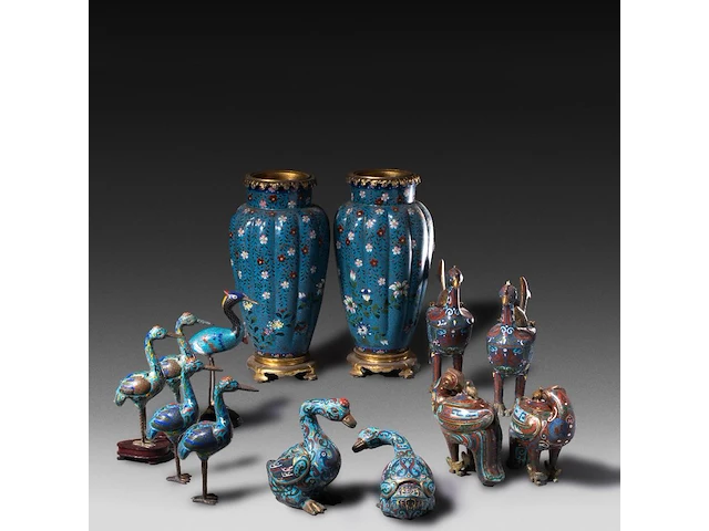 A collection of 13 japanese cloisonné enameled vases and censers in the shape of animals, 19th/20thc, tallest h 37 cm - afbeelding 1 van  7