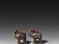 A collection of 13 japanese cloisonné enameled vases and censers in the shape of animals, 19th/20thc, tallest h 37 cm - afbeelding 7 van  7