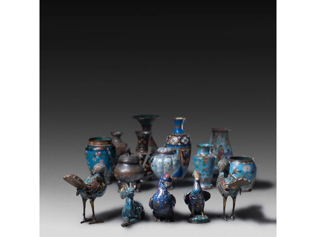 A collection of 15 chinese/japanese cloisonné enameled vases and censers in the shape of animals, 19th/20thc, tallest h 25,5 cm - afbeelding 1 van  5