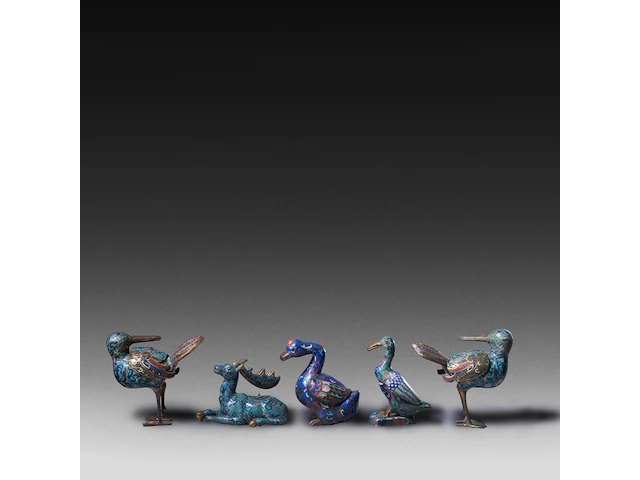 A collection of 15 chinese/japanese cloisonné enameled vases and censers in the shape of animals, 19th/20thc, tallest h 25,5 cm - afbeelding 3 van  5