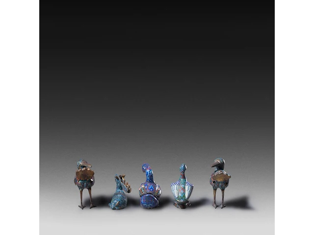 A collection of 15 chinese/japanese cloisonné enameled vases and censers in the shape of animals, 19th/20thc, tallest h 25,5 cm - afbeelding 4 van  5