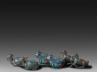 A collection of 16 japanese cloisonné enameled vases and censers in the shape of animals, 19th/20thc, tallest h 27 cm - afbeelding 4 van  4