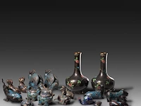 A collection of 18 chinese/japanese cloisonné enameled vases and censers in the shape of animals, 19th/20thc, tallest h 26,5 cm - afbeelding 2 van  3