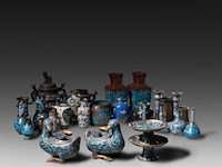 A collection of 18 japanese cloisonné enameled vases, plates, bowls and censers, 19th/20thc, tallest h 26,5 cm