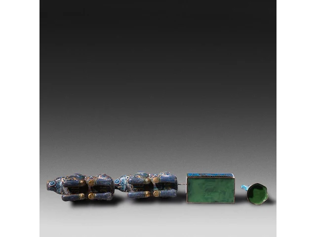 A collection of 20 japanese cloisonné enameled vases and jars, 19th/20thc, tallest h 23 cm - afbeelding 5 van  5