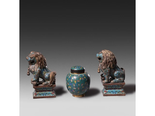A collection of 24 japanese cloisonné enameled objects, 19th/20thc, tallest h 23 cm - afbeelding 3 van  4