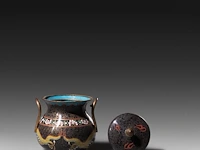A collection of 29 chinese/japanese cloisonné enameled cups, saucers and pots, 19th/20thc, tallest h 15,5 cm - afbeelding 4 van  10