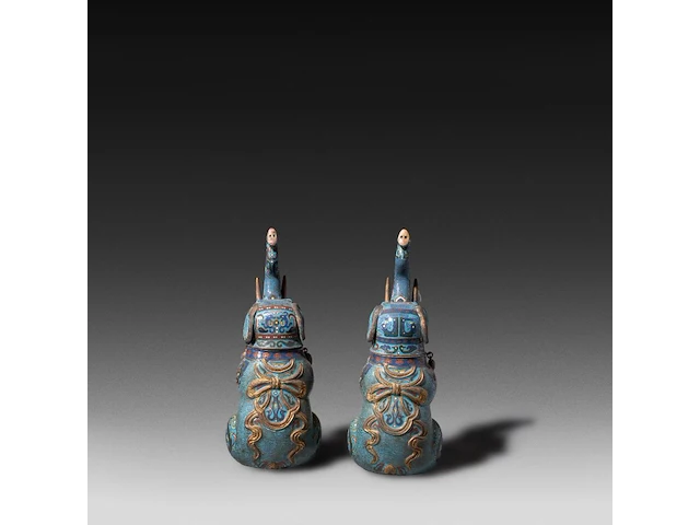 A collection of 35 japanese cloisonné enameled vases, 19th/20thc, tallest h 30,5 cm - afbeelding 4 van  5