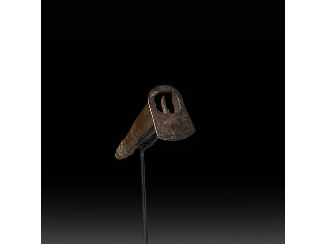 A collection of 4 tribal kalasha and a telsum phallic necklace, konso people, ethiopia, l 17 cm (tallest) - afbeelding 8 van  11