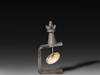 A collection of 4 tribal kalasha and a telsum phallic necklace, konso people, ethiopia, l 17 cm (tallest) - afbeelding 11 van  11