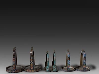 A collection of 8 chinese cloisonné enameled stirrups, 19th/20thc, tallest h 17,5 cm - afbeelding 4 van  4