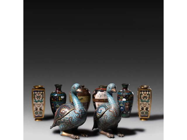 A collection of 8 japanese cloisonné enameled vases and censers, 19th/20thc, tallest h 21 cm - afbeelding 1 van  4