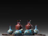 A collection of 8 japanese cloisonné enameled vases, letter knives and censers, 19th/20thc, tallest h 27 cm - afbeelding 2 van  4