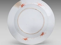A collection of chinese famille rose export ware, incl. fine famille rose 'pheasant' plates, 18thc, ø 23 cm (26) - afbeelding 13 van  14