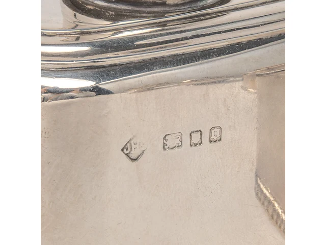 A collection of english silverware, h 3 - 11 cm, total weight: ca 1060 g - afbeelding 3 van  13