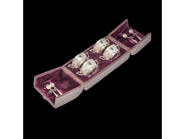 A collection of english silverware, h 3 - 11 cm, total weight: ca 1060 g - afbeelding 6 van  13