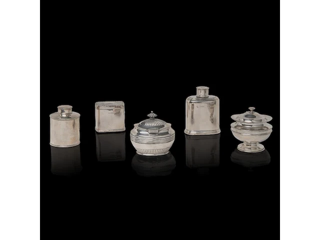 A collection of english silverware, h 3 - 11 cm, total weight: ca 1060 g - afbeelding 11 van  13