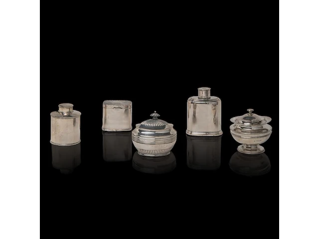 A collection of english silverware, h 3 - 11 cm, total weight: ca 1060 g - afbeelding 12 van  13