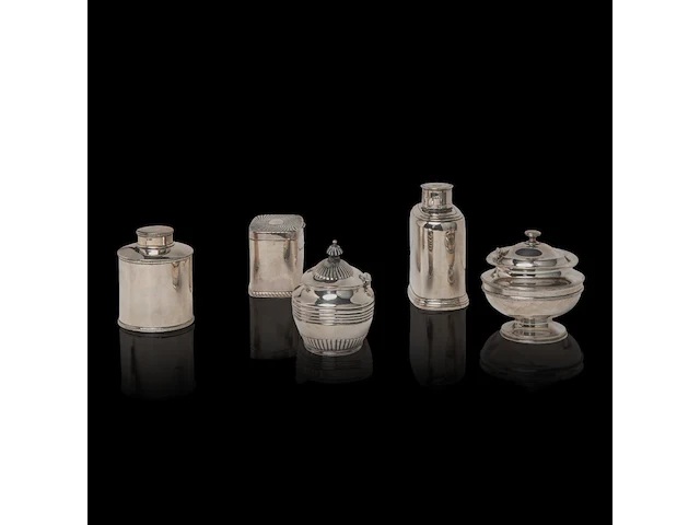 A collection of english silverware, h 3 - 11 cm, total weight: ca 1060 g - afbeelding 13 van  13