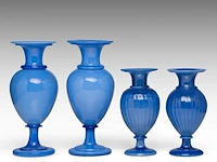 A collection of four decorative blue opaline glass vases smallest pair: 18.5 cm. (7.28 in.), tallest pair: 24.5 cm. (9.65 in.) - afbeelding 4 van  6