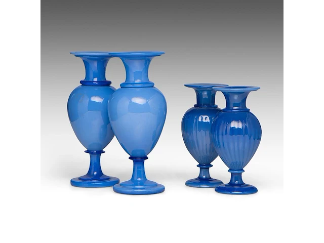 A collection of four decorative blue opaline glass vases smallest pair: 18.5 cm. (7.28 in.), tallest pair: 24.5 cm. (9.65 in.) - afbeelding 6 van  6