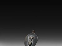 A collection of four roman bronze fascinum phallic amulets, h 4,5 cm (tallest) - afbeelding 4 van  7