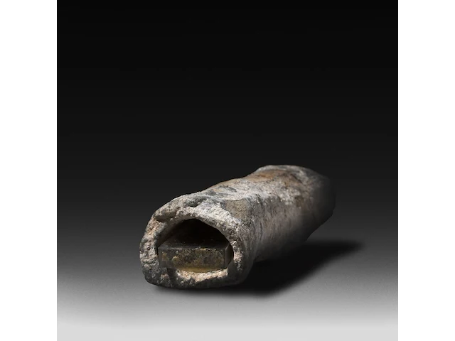 A collection of four roman bronze fascinum phallic amulets, h 4,5 cm (tallest) - afbeelding 7 van  7