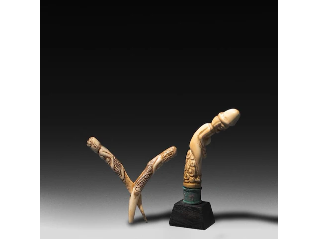 A collection of indonesian tribal circumcision items and phallic handles of a kris, sasak people, lombok, h 28 cm (tallest) - afbeelding 5 van  8