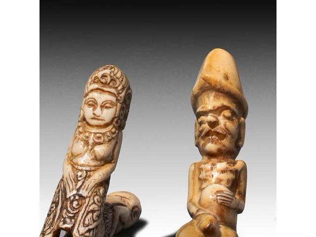 A collection of indonesian tribal circumcision items and phallic handles of a kris, sasak people, lombok, h 28 cm (tallest) - afbeelding 6 van  8