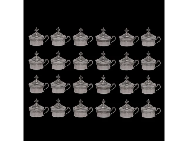 A collection of silver tableware, german hallmarks (1888-present), 800/000, total weight: 18.072 g - afbeelding 47 van  77