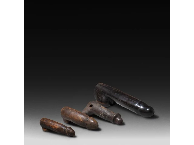 A collection of six small tribal fertility cult phalluses, d.r. congo, h 24 cm (tallest) - afbeelding 3 van  5