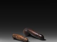 A collection of six small tribal fertility cult phalluses, d.r. congo, h 24 cm (tallest) - afbeelding 4 van  5