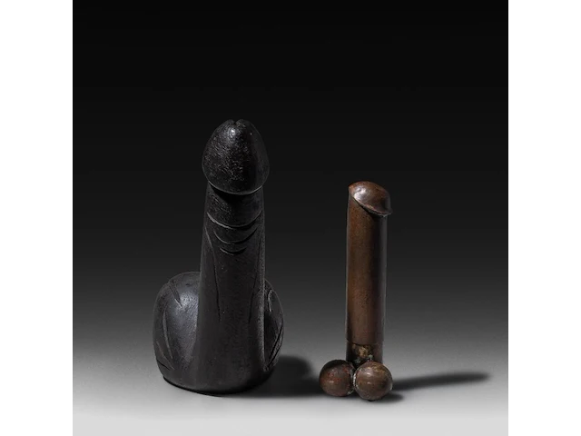 A collection of southeast asian fertility items, bhutan and others, h 23,5 cm (tallest) - afbeelding 5 van  8