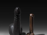 A collection of southeast asian fertility items, bhutan and others, h 23,5 cm (tallest) - afbeelding 5 van  8