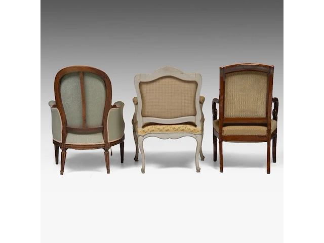 A collection of three antique armchairs, 18thc - afbeelding 4 van  8
